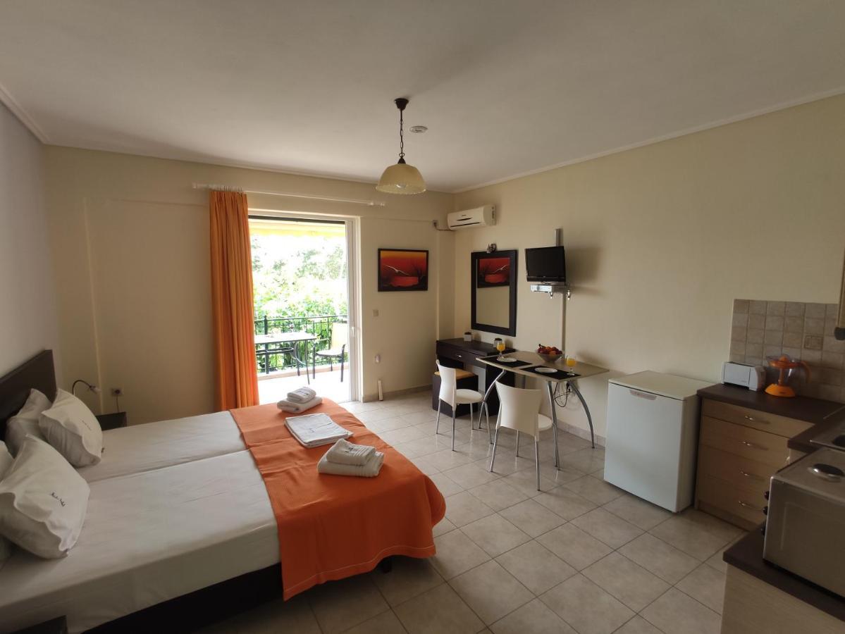 Irida Appartement Apolpaina Buitenkant foto